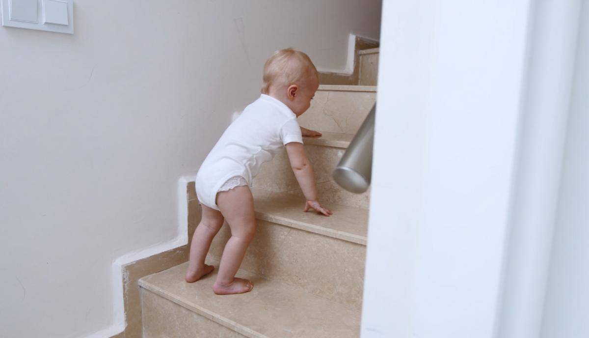 So machen Sie Ihr Baby kindersicher, sobald es läuft