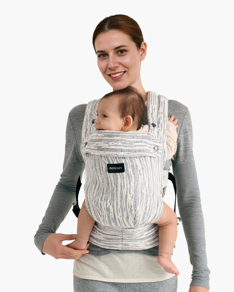 Translation missing: de.Momcozy PureHug carrier, mother babywearing. Striped grey &amp; white ergonomic design, comfortable babywearing