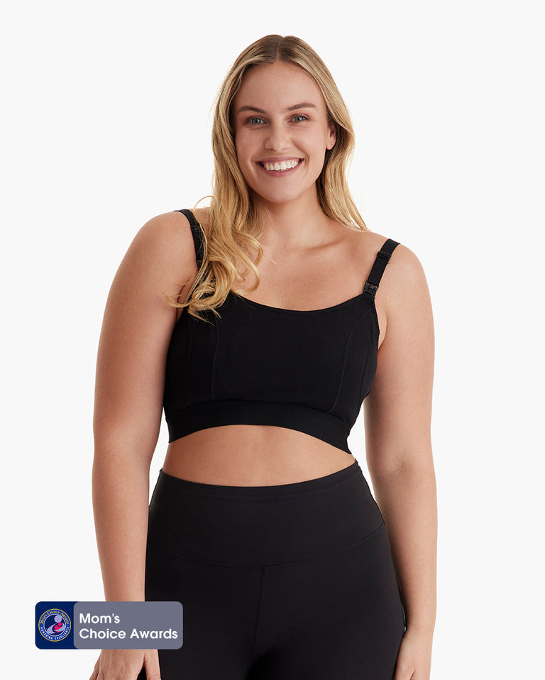 Translation missing: de.Blonde model in The Original black basic pumping bra with adjustable straps and wide underband for comfortable fit